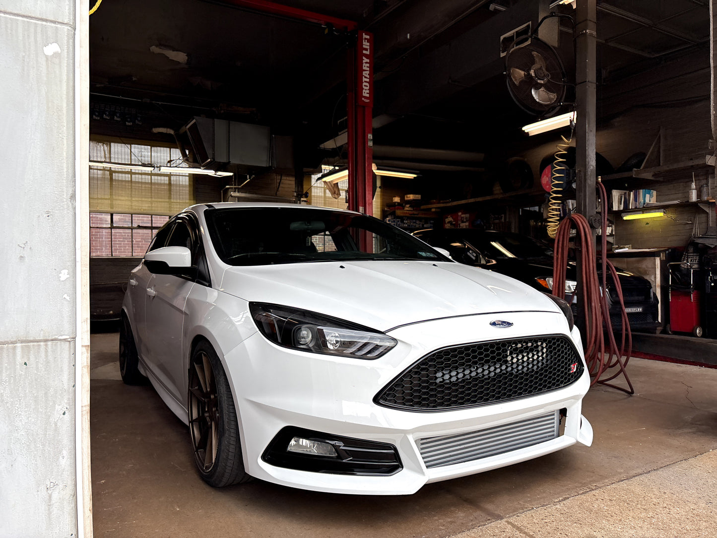 Ghosted Performance Focus ST 2015-2019 “Look Enhancement kit”